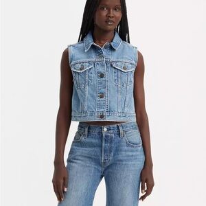 Levi’s Denim Vest — Lightwash